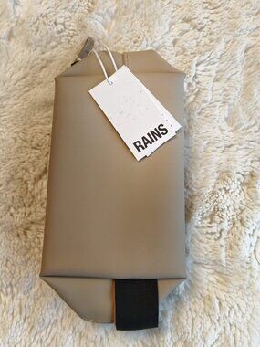 NWT RAINS Waterproof Wash Bag Small – Sand Color – Model 15580